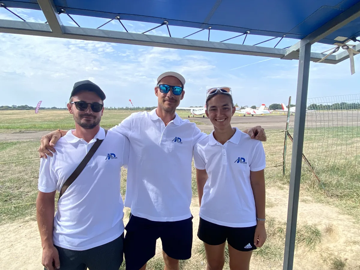 Photo de l'équipe de JD Toiture, entreprise de couverture à la Chaize Giraud
